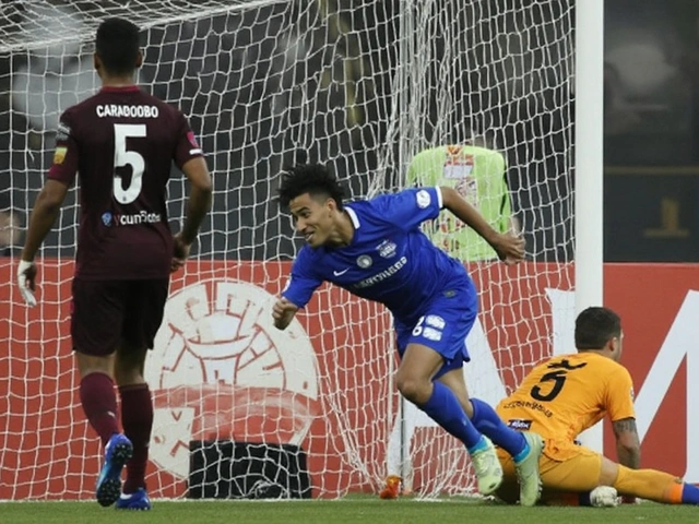 Universidad de Chile arrasa 4-0 a Carabobo y se aferra al sueño de octavos en la Copa Libertadores
